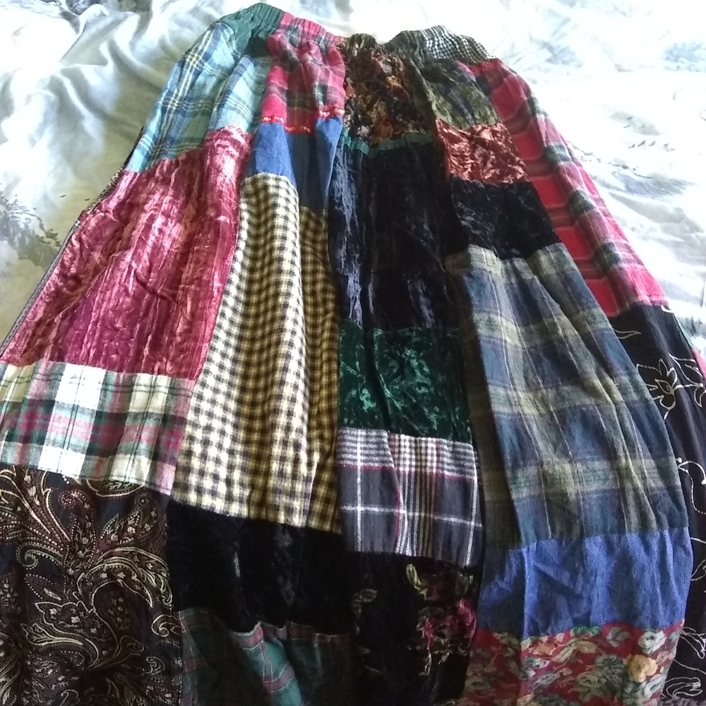 Lucia Lukken Broomskirts